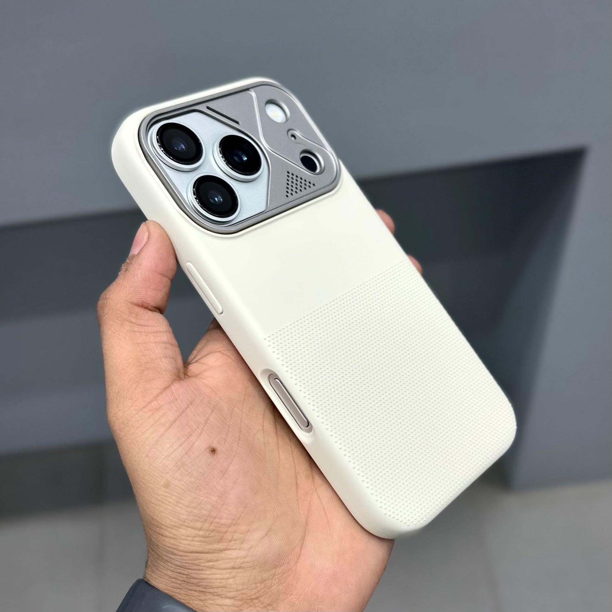 CMAQ Iron Edge Magsafe Silicone Case